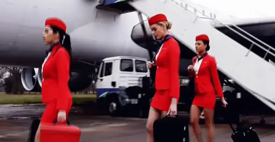 法国空姐2018完整版电影全集-法版满天星高清资源免费在线看-机舱封闭版720P无广告播放-法国空姐电影免费观看
