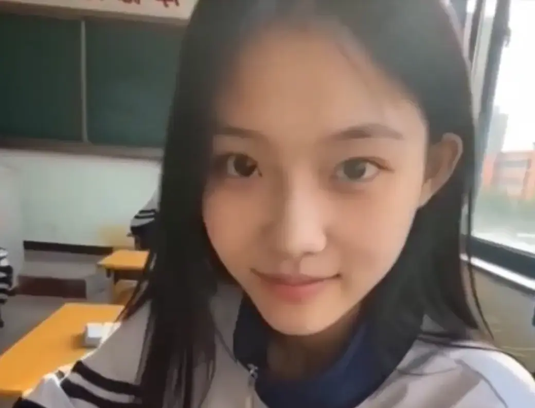 黄果AI短剧《我的十八岁女友》无删减版-4K蓝光画质星空影院在线观看-免费极速加载追完又想谈恋爱